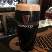 Foto diambil di O&amp;#39;Gilins Irish Pub oleh Shake N B. pada 5/26/2022
