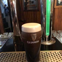 Foto diambil di O&amp;#39;Gilins Irish Pub oleh Shake N B. pada 10/22/2022