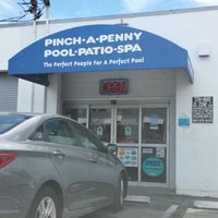 Foto tirada no(a) Pinch A Penny Pool Patio Spa por Rick H. em 9/5/2013