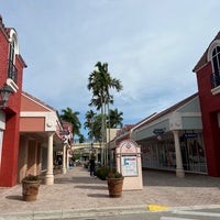 Photo prise au Miromar Outlets par Rick W. le5/27/2022