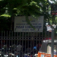 Photo taken at Pasar Lokomotip Jatinegara by Daud Tri Jatmiko A. on 12/19/2012
