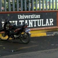Photo taken at Universitas Mpu Tantular by Daud Tri Jatmiko A. on 1/28/2013