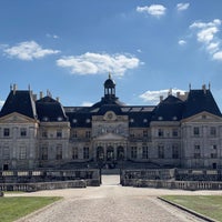 Foto diambil di Château de Vaux-le-Vicomte oleh Priscila B. pada 9/21/2022