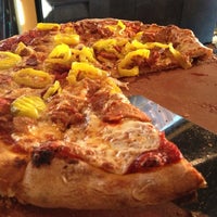 10/12/2012にDonna G.がCoal Fire Pizzaで撮った写真