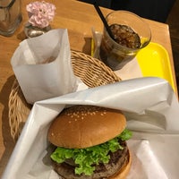 Photo taken at Freshness Burger by Seiji T. on 1/25/2019