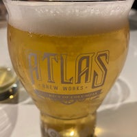 Foto tirada no(a) Atlas Brew Works por Tristan N. em 8/21/2021