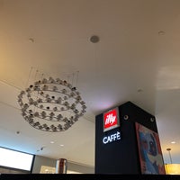 Photo taken at Espressamente illy Café by Bello Ma Bello on 9/15/2023