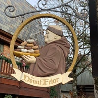 Foto diambil di Donut Friar oleh Stephen G. pada 1/1/2021