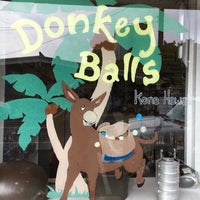 6/17/2017 tarihinde Stephen G.ziyaretçi tarafından Donkey Balls Original Factory and Store'de çekilen fotoğraf