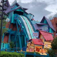 Photo taken at Dudley Do-Right&amp;#39;s Ripsaw Falls by Stephen G. on 7/3/2020