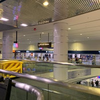 รูปภาพถ่ายที่ Terminal 1 โดย Stephen G. เมื่อ 6/24/2021