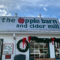 Photo taken at Apple Barn &amp; Cider Mill by Stephen G. on 12/18/2021