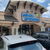 Photo taken at Mellow Mushroom by Stephen G. on 5/18/2019