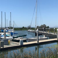 Photo taken at Smith’s Landing Seafood Grill by Cheryl R. on 6/3/2019