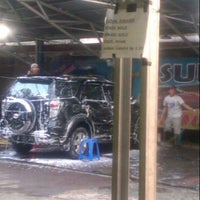 Photo taken at Snow Wash Sumber Rezeki Steam by ByhaqueAXMAD @. on 7/24/2013