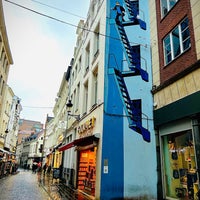 Photo taken at Stoofstraat / Rue de l&amp;#39;Etuve by Miad M. on 2/7/2024