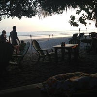 รูปภาพถ่ายที่ La Vela Latina Beach Bar โดย Natalio V. เมื่อ 1/8/2013