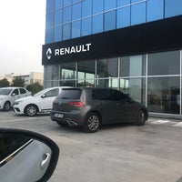 Foto diambil di Renault | Sarar Otomotiv oleh Rıdvan D. pada 10/27/2020
