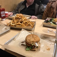 12/22/2016にMark S.がMOOYAH Burgers, Fries &amp;amp; Shakesで撮った写真