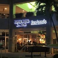 Photo taken at Tutto Pizza &amp;amp; Pasta by Galileo O. on 7/30/2018
