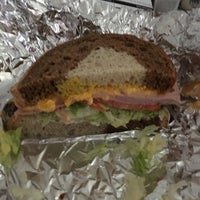 7/11/2016에 David M.님이 Ham&amp;#39;s Sandwich Shop에서 찍은 사진