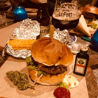 Photo taken at Burgers &amp;amp; Beers by Farid S. on 4/6/2019