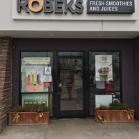 Photo taken at Robeks Fresh Juices &amp;amp; Smoothies by Michael Steven W. on 2/21/2017