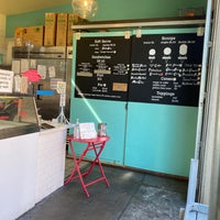 Foto diambil di Curbside Creamery oleh Salim A. pada 7/18/2022