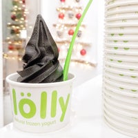 รูปภาพถ่ายที่ lölly frozen yogurt • ლოლი โดย beka k. เมื่อ 12/19/2018