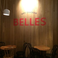 รูปภาพถ่ายที่ Belles Hot Chicken โดย fonn เมื่อ 7/5/2018
