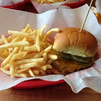 2/15/2014にLiz W.がBlue Chip Burgerで撮った写真