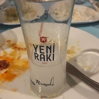 Das Foto wurde bei Ege Rıhtım Restaurant von Fikret Y. am 10/13/2017 aufgenommen