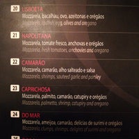 Foto diambil di Simplesmente Pizza Bar oleh Gilberto A. pada 9/20/2017