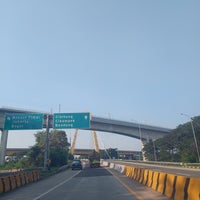 Review Gerbang Tol Grand Wisata