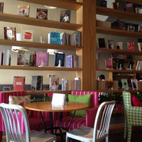 6/22/2013에 TzuWei W.님이 BookMunch Cafe에서 찍은 사진