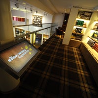 8/21/2015 tarihinde The Scotch Whisky Shopziyaretçi tarafından The Scotch Whisky Shop'de çekilen fotoğraf