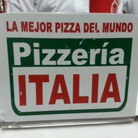 9/27/2013 tarihinde Gengis R.ziyaretçi tarafından Pizzería Italia'de çekilen fotoğraf