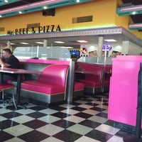 Photo taken at Mr Beef &amp;amp; Pizza by Susie B. on 8/6/2016