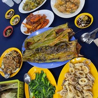 Photo taken at Medan Ikan Bakar Muara Sg. Duyung by Melanie on 4/5/2024