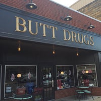 Foto tirada no(a) Butt Drugs por Andrew R. em 6/30/2017