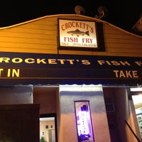 รูปภาพถ่ายที่ Crockett&amp;#39;s Fish Fry โดย East Orange Y. เมื่อ 11/15/2012