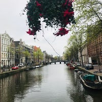 Photo taken at Amsterdamse Kanalen by BURÇİN T. on 3/31/2019