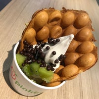 Photo taken at Pinkberry by Vipaporn V. on 11/8/2020
