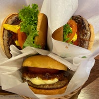 Photo taken at Freshness Burger by SLB on 11/12/2021