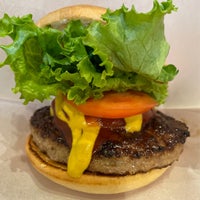 Photo taken at Freshness Burger by SLB on 11/25/2021