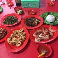 Photo taken at Indah Seafood 94 by Rallytha L. on 7/16/2015