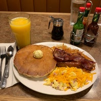 Photo taken at Shari&amp;#39;s Cafe and Pies by Robert A. on 8/9/2019