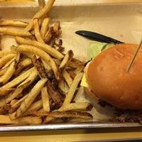 Photo taken at MOOYAH Burgers, Fries &amp;amp; Shakes by Jamekia💗 S. on 3/6/2015