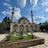 Photo taken at Мечеть Джума Хан Джами by Vi 📸 S. on 8/11/2021