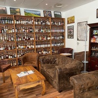 รูปภาพถ่ายที่ Scotia Spirit Scotch Whisky Shop Köln โดย Hilal M. เมื่อ 9/21/2022
